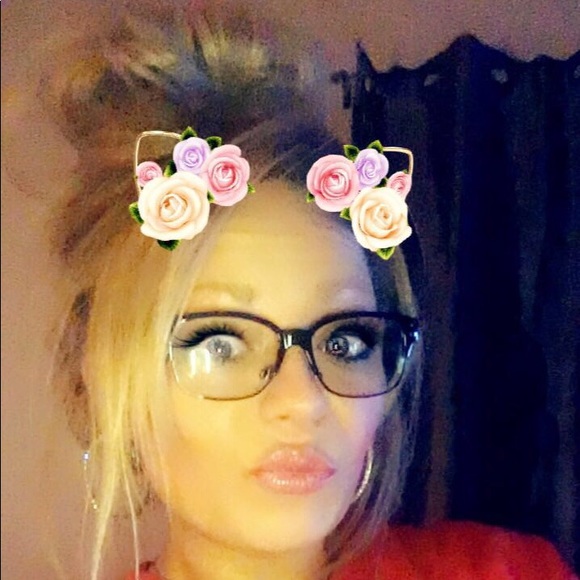 Meet your Posher, Apryl - Picture 4 of 16